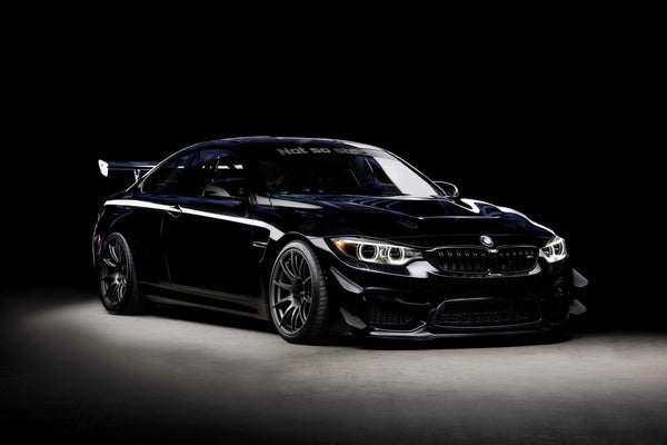 BMW M4 F82/F83 に APEX SM-10 F:19x10J ET25 / R:19x11J ET44 を装着