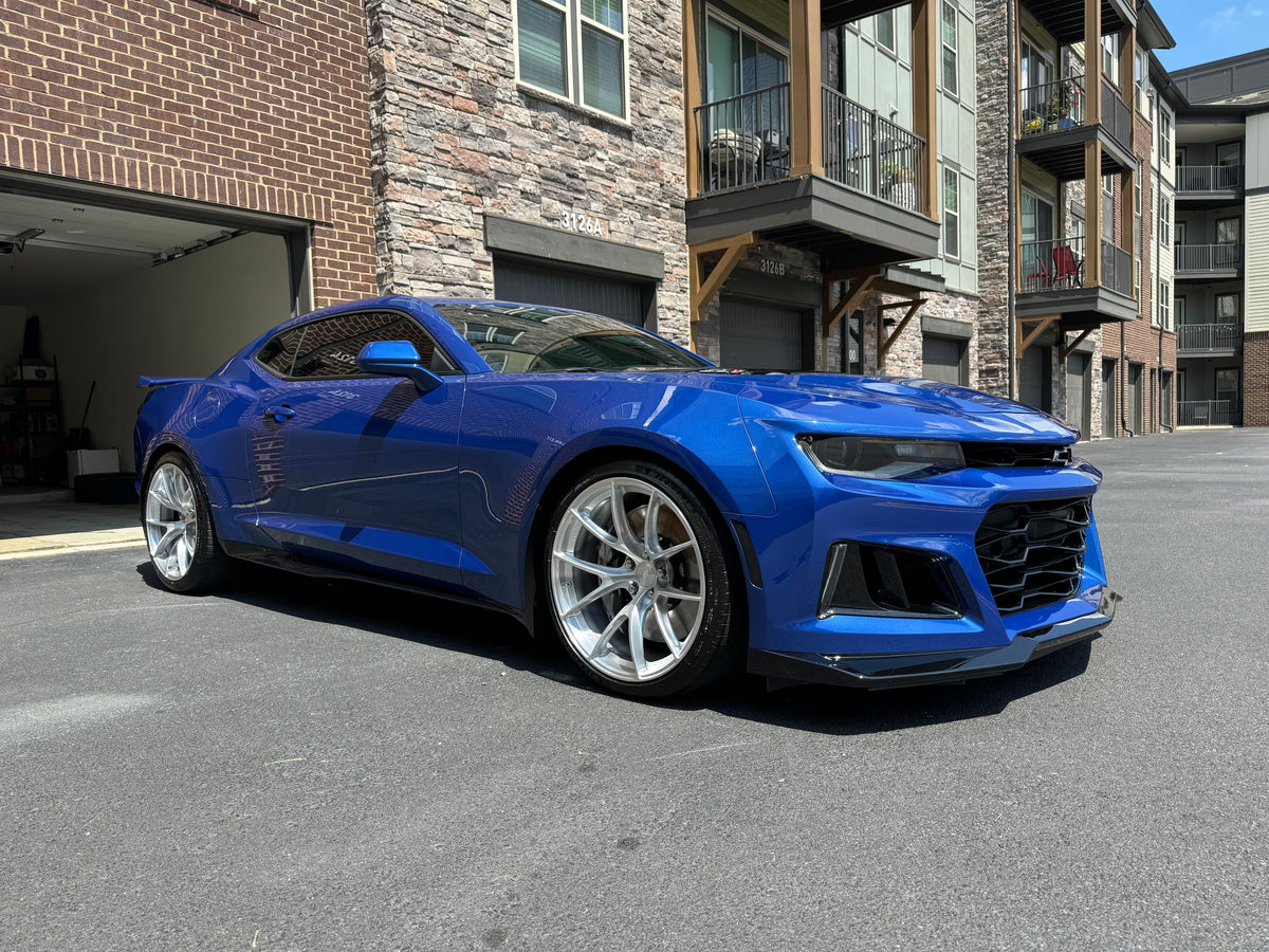 CHEVROLET カマロ 6th Gen ZL1 に APEX VS-5RS F:20x10.5J ET15 / R:20x11.5J ET42 Brushed Clear を装着