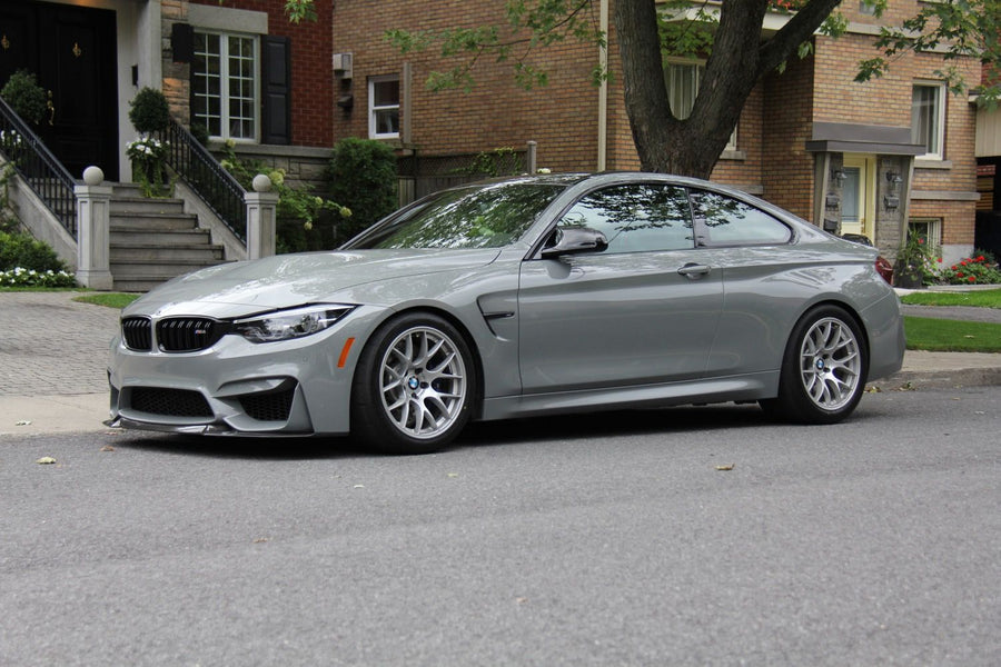 BMW M4 F82/F83 に APEX EC-7 F:18x10J ET25 / R:18x11J ET44 を装着