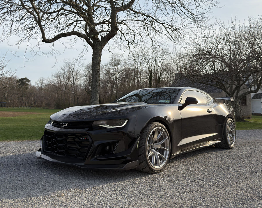 CHEVROLET カマロ 6th Gen ZL1 に APEX VS-5RS F:19x11J ET9 / R:19x12J ET41 Brushed Clear を装着