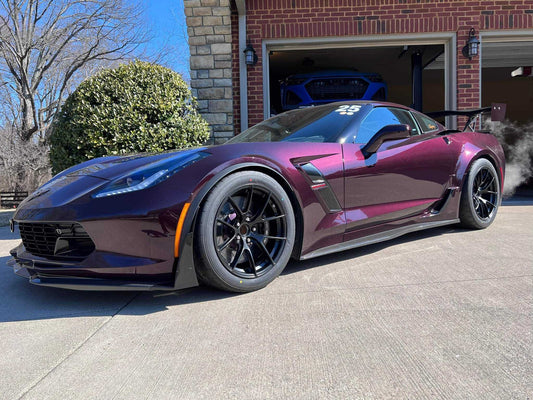 CHEVROLET コルベット C7 ワイドボディ に APEX VS-5RS 18x11J ET38 Satin Black を装着