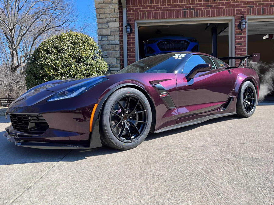 CHEVROLET コルベット C7 ワイドボディ に APEX VS-5RS 18x11J ET38 Satin Black を装着