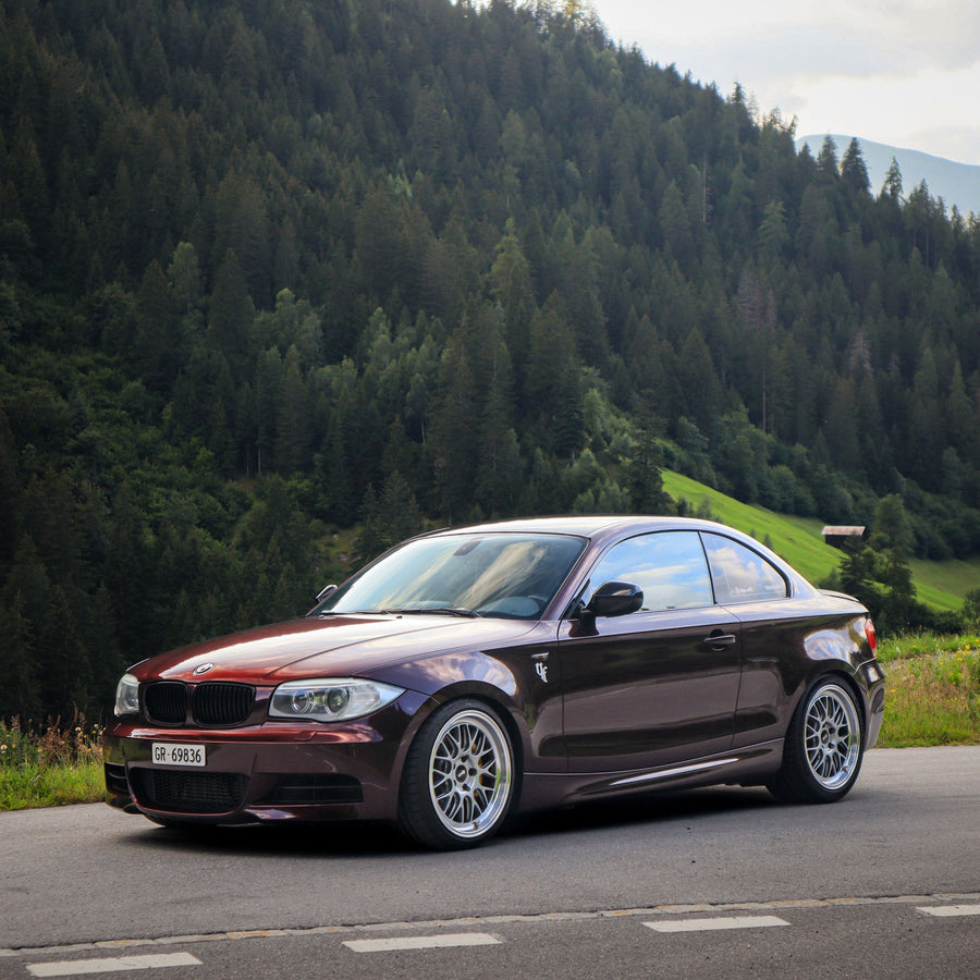 BMW 1シリーズ E82/E88 に APEX ML-10RT F:18x8.5J ET40 / R:18x9.5J ET58 を装着
