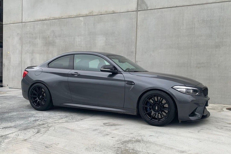 BMW M2 F87 に APEX SM-10 F:18x9J ET30 / R:18x10J ET33 を装着