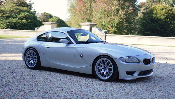 BMW Z4 M E85/E86 に APEX EC-7 F:18x9.5J ET35 / R:18x10J ET25 を装着