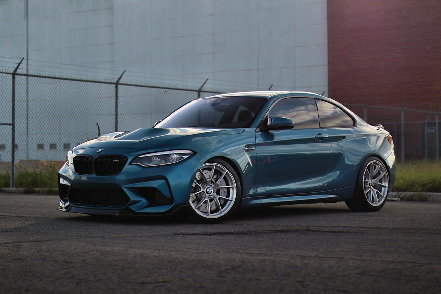 BMW M2 F87 に APEX VS-5RS F:19x9J ET30 / R:19x10J ET40 を装着