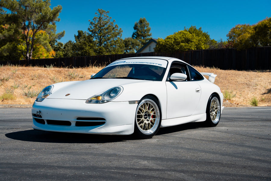 PORSCHE 911 996 カレラ に APEX ML-10RT 18x9J ET46 / 18x11J ET60 Machined Lip Gloss Motorsport Gold を装着