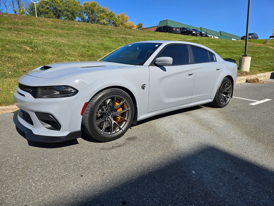 DODGE チャージャー ワイドボディ に APEX VS-5RS 20x11.5J ET3 Anthracite を装着
