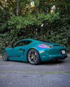 APEX VS-5RS 装着の PORSCHE 981 ケイマン GTS ホイールアップ