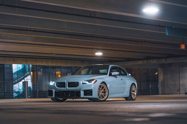 BMW M2 G87 に APEX VS-5RS 19x11J ET22 を装着