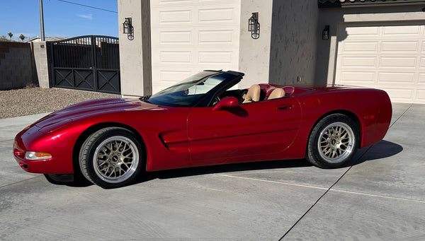 CHEVROLET コルベット C5（Z06／Z51） に APEX ML-10RT F:18x10J ET58 / R:18x11J ET57 Machined Lip Gloss Motorsport Gold を装着