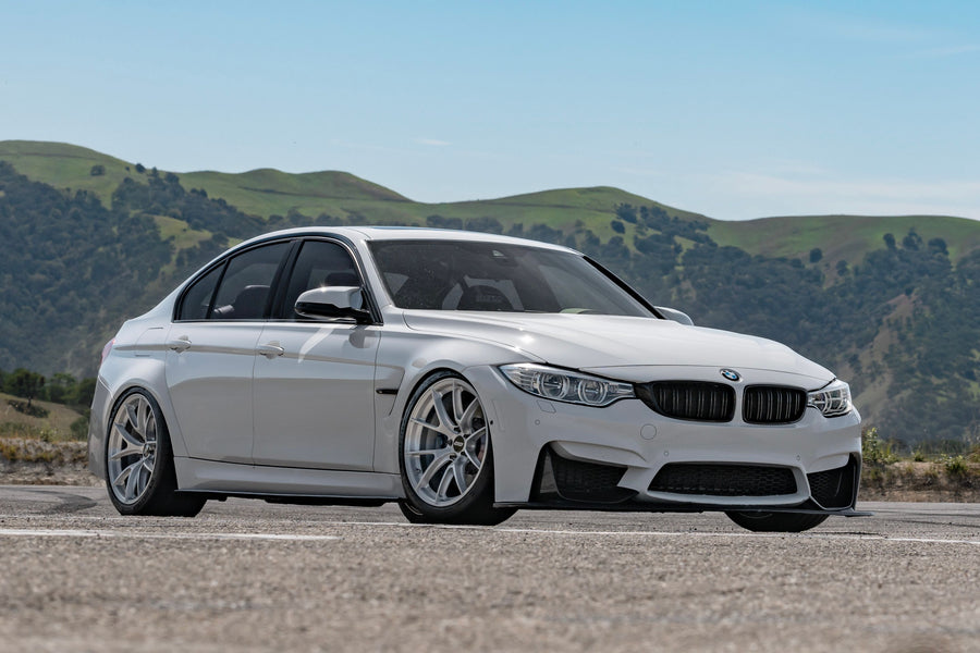 BMW M3 F80 に APEX VS-5RS F:19x9.5J ET22 / R:19x11J ET44 を装着