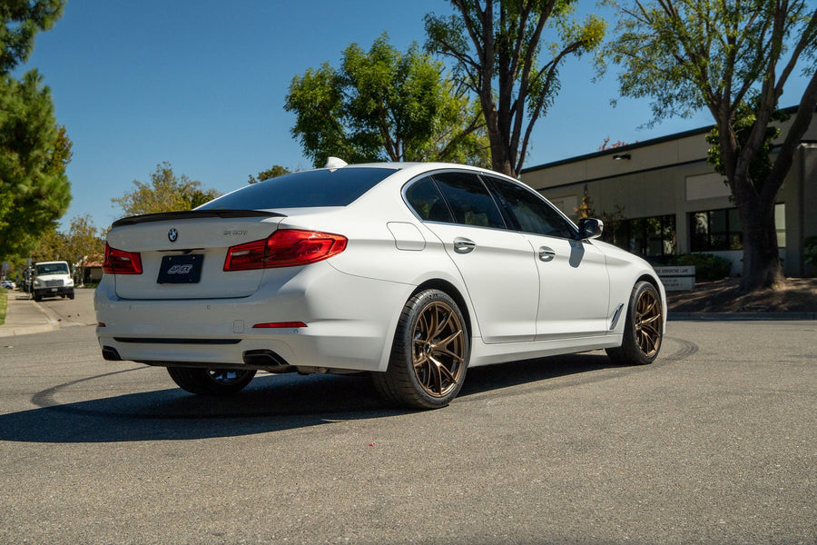 BMW 5シリーズ G30/G31 に APEX VS-5RS 19x9.5J ET25 を装着