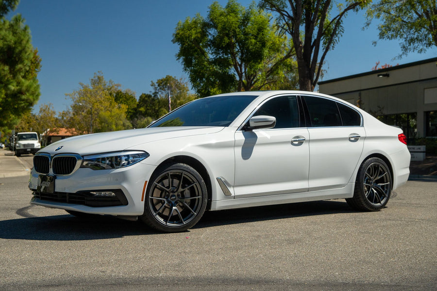 BMW 5シリーズ G30/G31 に APEX VS-5RS F:19x9J ET25 / R:19x10J ET38 を装着