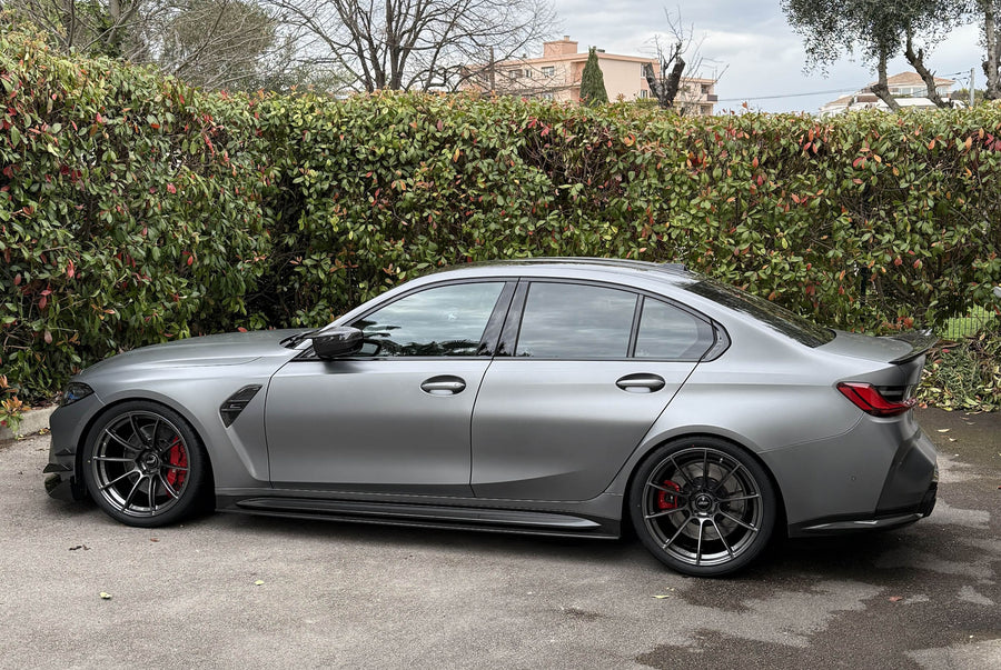 BMW M3 G80 に APEX SM-10RS 20x10J ET8 を装着