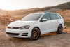 VW ゴルフ オールトラック／スポーツワゴン MK7 に APEX SM-10 17x8.5J ET43 Satin Bronze を装着 5