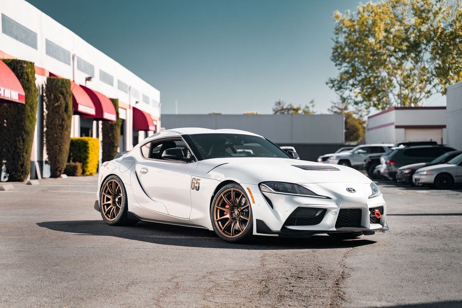 TOYOTA GR Supra A90 APEX SM-10 19インチ Satin Bronze 装着例