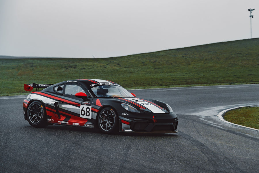 PORSCHE 718 ケイマン GT4 クラブスポーツ に APEX VS-5RE 18x9J ET41 / 18x10.5J ET47 アンスラサイトを装着