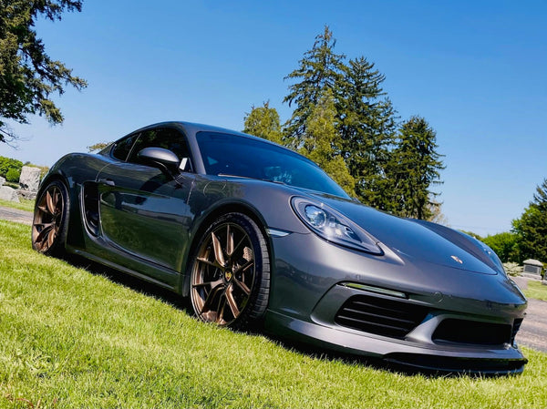 PORSCHE 718 ケイマン APEX VS-5RS 20インチ Satin Bronze 装着例