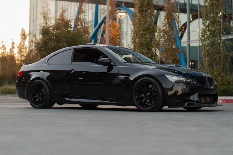 BMW M3 E90/E92/E93 に APEX EC-7 F:18x9.5J ET22 / R:18x10.5J ET22 を装着
