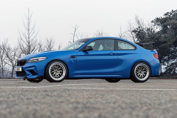 BMW M2 F87 に APEX ML-10RT 18x10J ET25 を装着