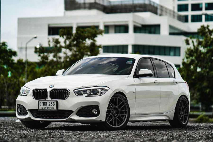 BMW 1シリーズ F20/F21 に APEX ARC-8 18x8.5J ET38 を装着