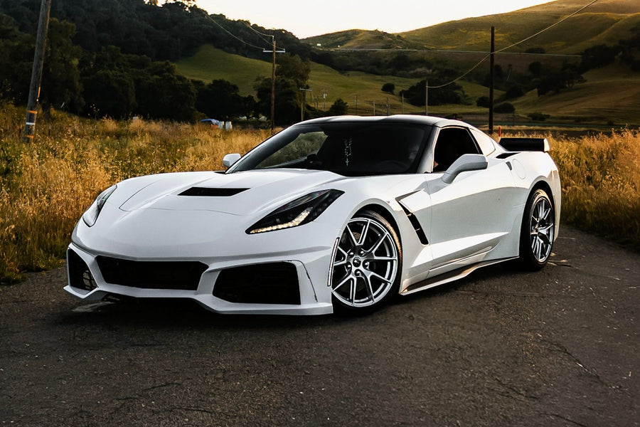 CHEVROLET コルベット C7 ナローボディ に APEX VS-5 F:18x10J ET58 / R:18x11J ET75 Race Silver を装着