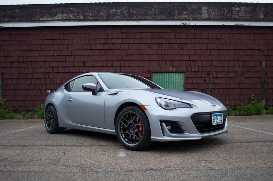 TOYOTA GR86／86／SUBARU BRZ に APEX ARC-8 17x9J ET35 Anthracite を装着