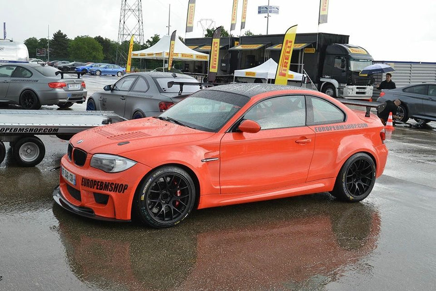 BMW 1M E82 に APEX EC-7 F:18x10J ET25 / R:18x11J ET25 を装着