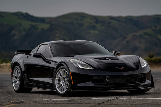 CHEVROLET コルベット C7 ワイドボディ に APEX EC-7RS F:18x11J ET38 / R:19x12.5J ET55 Brushed Clear を装着