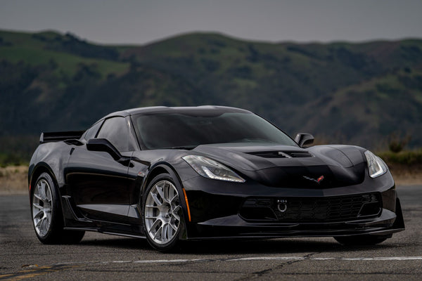CHEVROLET コルベット C7 ワイドボディ に APEX EC-7RS F:18x11J ET38 / R:19x12.5J ET55 Brushed Clear を装着