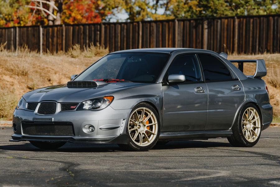 SUBARU WRX／WRX STI（5x114.3mm世代） に APEX SM-10RS 18x9.5J ET40 Motorsport Gold を装着