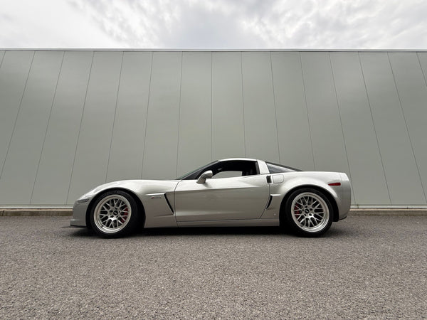 CHEVROLET コルベット C6 ワイドボディ に APEX ML-10RT F:18x11J ET38 / R:19x12J ET50 Machined Lip Brushed Clear を装着