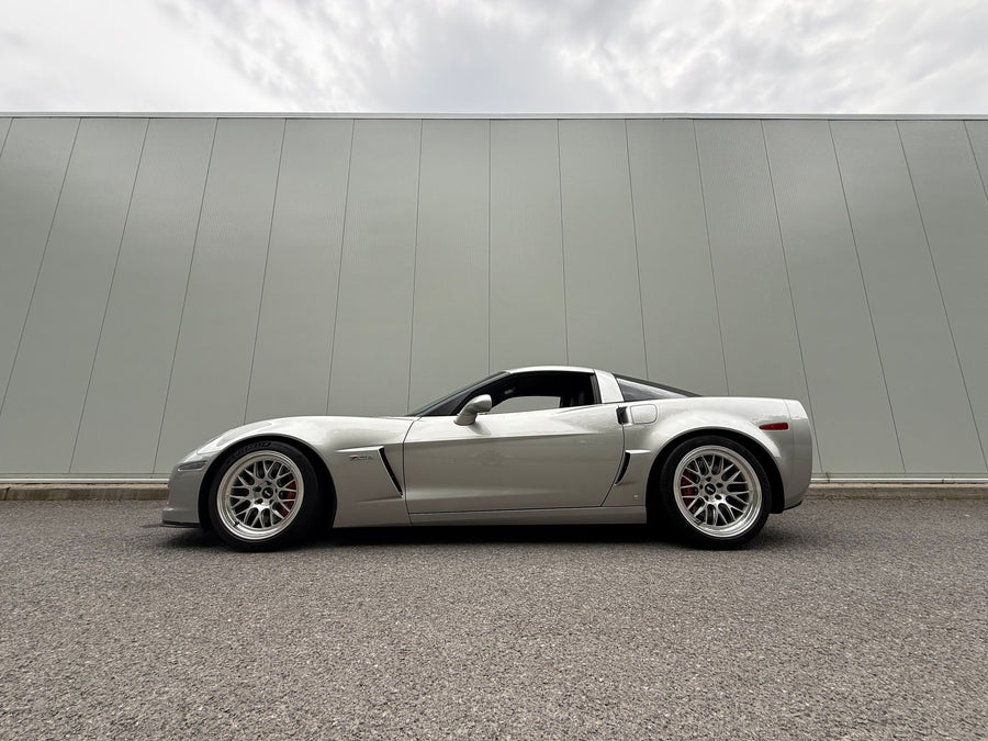 CHEVROLET コルベット C6 ワイドボディ に APEX ML-10RT F:18x11J ET38 / R:19x12J ET50 Machined Lip Brushed Clear を装着