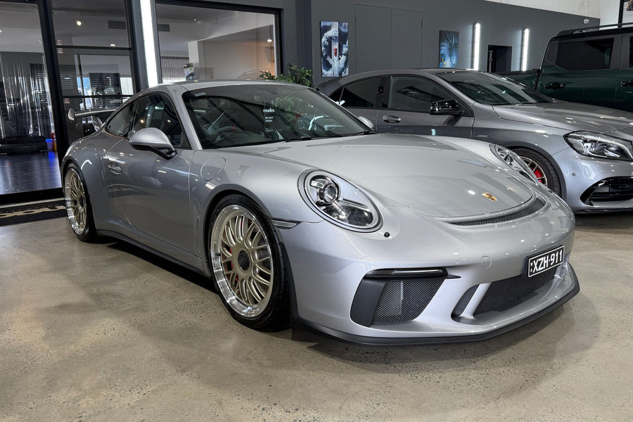 PORSCHE 911 991.2 GT3 に APEX ML-10RT 20x9J ET47 / 20x12J ET47 Machined Lip Gloss Motorsport Gold を装着