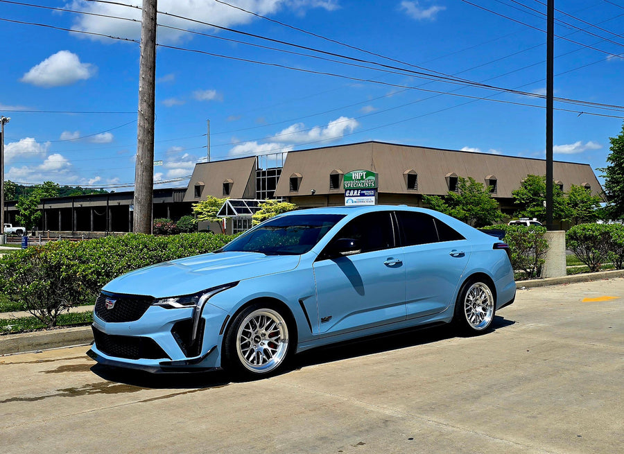 CADILLAC CT4-V ブラックウィング に APEX ML-10RT F:18x9J ET30 / R:18x10J ET42 Machined Lip Brushed Clear を装着