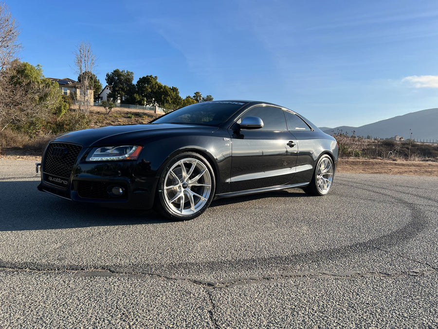AUDI S5 B8 に APEX VS-5RS 19x9J ET25 スクエア ブラッシュドクリアを装着