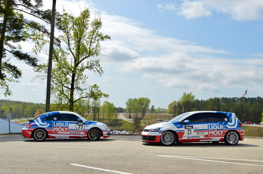 VW ゴルフGTI MK7 に APEX TC-10RT 18x9J ET42 Race Silver を装着