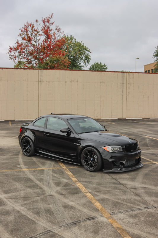 BMW 1M E82 に APEX VS-5RS F:18x9.5J ET22 / R:18x10.5J ET22 を装着