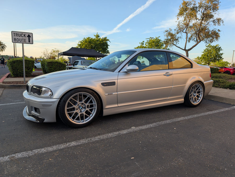 BMW M3 E46 に APEX ARC-8 F:18x8.5J ET35 / R:18x10J ET25 を装着