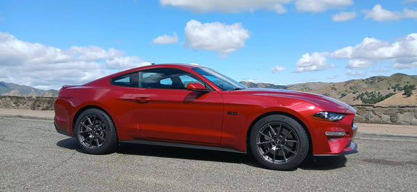 FORD マスタング S550 に APEX VS-5 19x10J ET40 Anthracite を装着