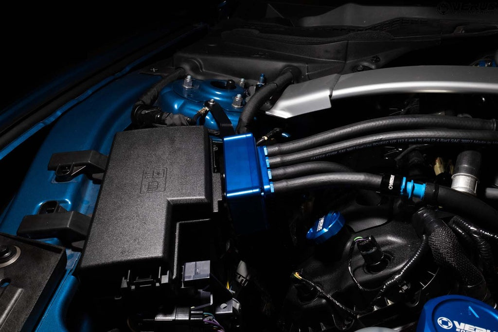 VERUS ENGINEERING(ヴェルスエンジニアリング)A0477A・FORD MUSTANG(GT350/GT350R)対応AOS（エアオイルセパレーター）：全3色