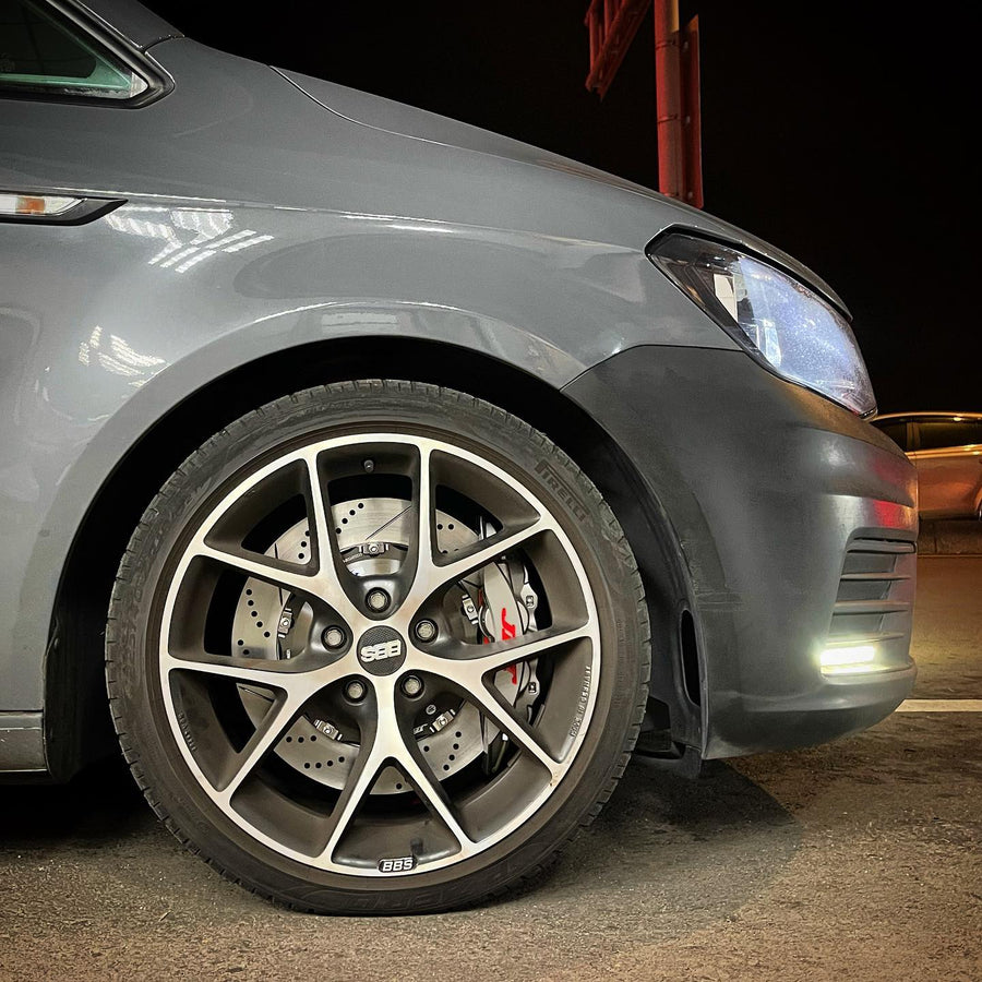 JBTブレーキキャリパーキット：VW Caddy：4POT（SP4P）+2ピース355mmスリットローター＋ブラケット＋パッド＋ブレーキホース：フロントフルセット：全9色