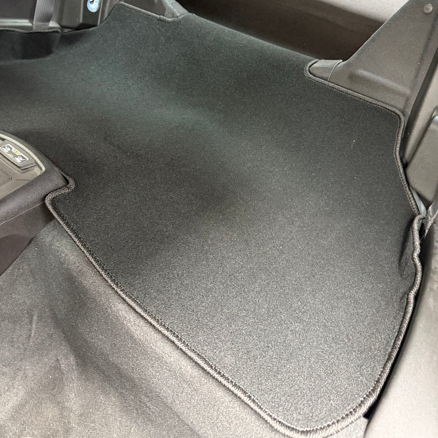 FORGED FINESSE：フォージドフィネス：クラブスポーツカーペット：シボレー・カマロ（6gen：2016-2024）