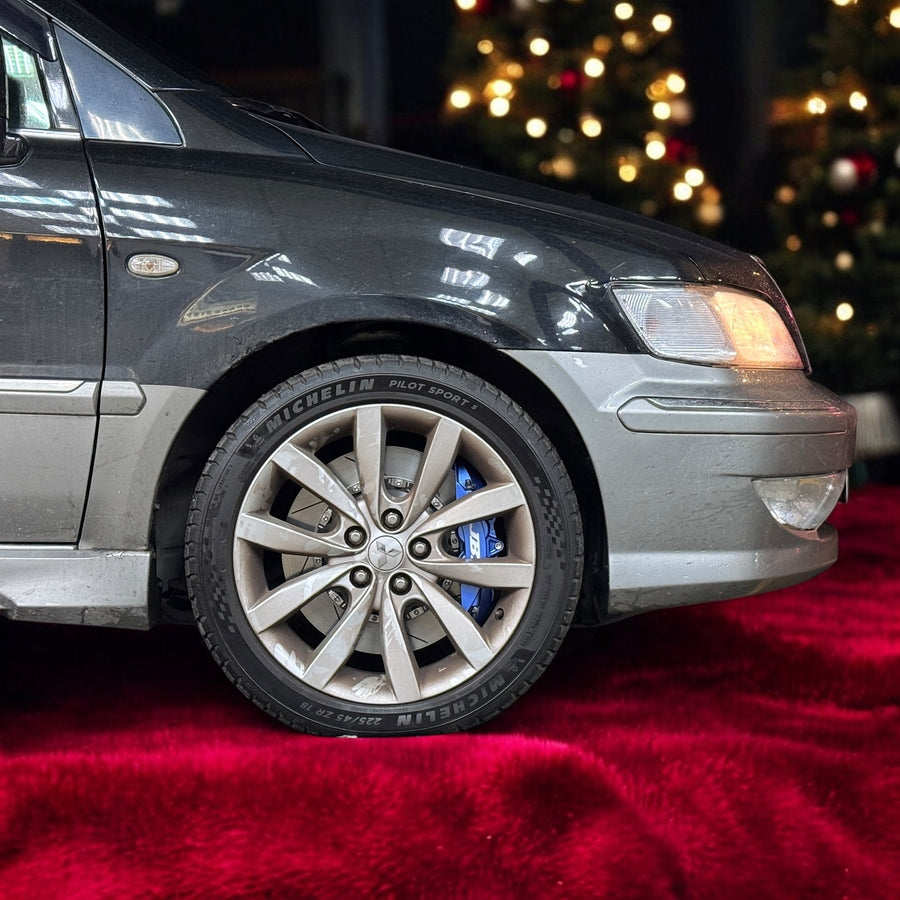 JBTブレーキキャリパーキット：MITSUBISHI Savrin：4POT（SP4P）+2ピース355mmスリットローター＋ブラケット＋パッド＋ブレーキホース：フロントフルセット：全9色