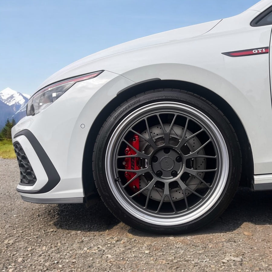 JBTブレーキキャリパーキット：VW Golf GTI：4POT（SP4P）+2ピース355mmスリットローター＋ブラケット＋パッド＋ブレーキホース：フロントフルセット：全9色