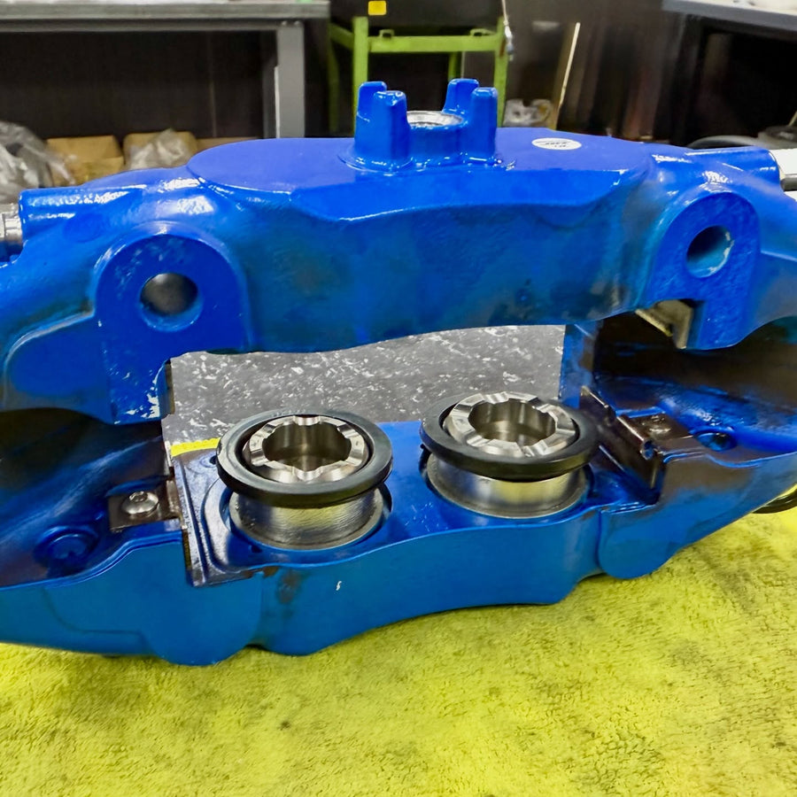 JBTブレーキキャリパーキット：HONDA Civic 8：4POT（JB4P）+2ピース302/330mmスリットローター＋ブラケット＋パッド＋ブレーキホース：フロントフルセット：全9色