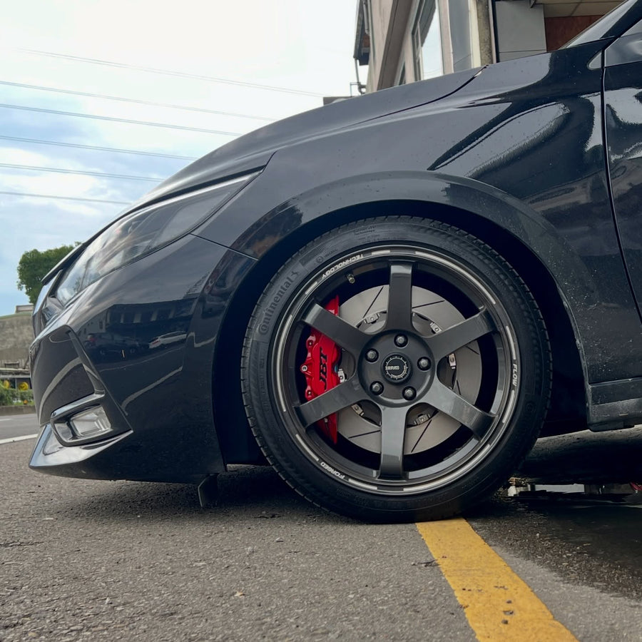 JBTブレーキキャリパーキット：NISSAN Sentra：4POT（SP4P）+2ピース355mmスリットローター＋ブラケット＋パッド＋ブレーキホース：フロントフルセット：全9色