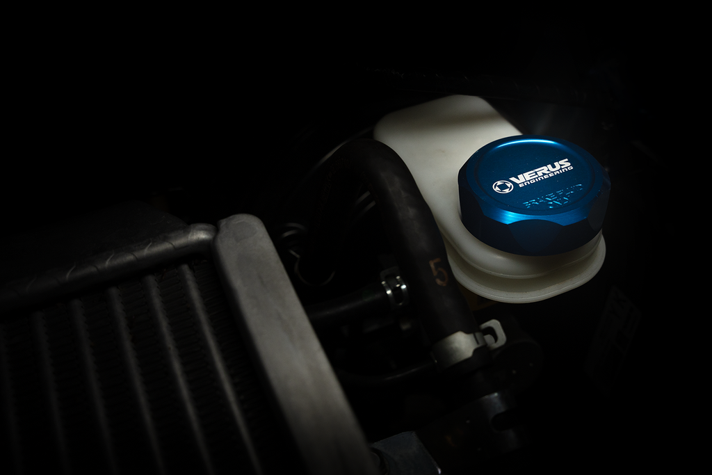 VERUS ENGINEERING(ヴェルスエンジニアリング)A0436A：スバルWRX/STI(VAB/GRB/GVB）エンジンルームキャップセット（全3色/2タイプ）