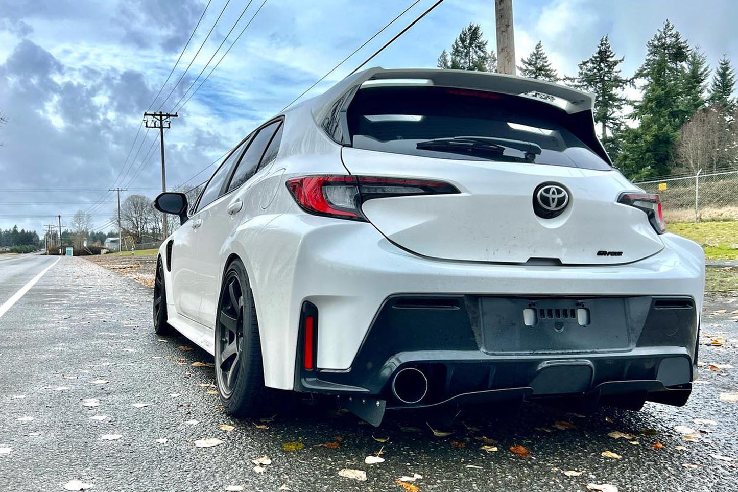 VERUS ENGINEERING(ヴェルスエンジニアリング)：A0543A・TOYOTA GRカローラ対応エキゾーストカットアウトカバー（左用/右用/センター用）